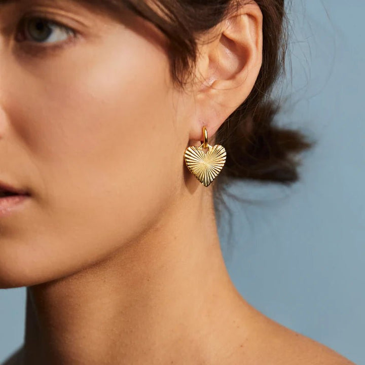 Small Ribbed Heart of Gold Huggies - obligato