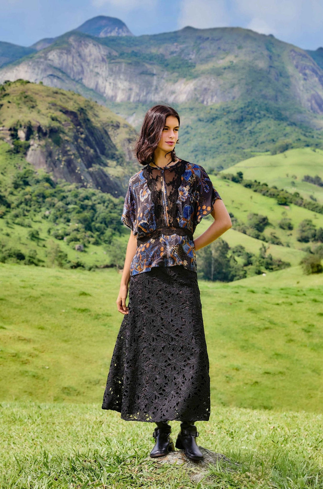 Snakes Bouquet Black Blouse - obligato