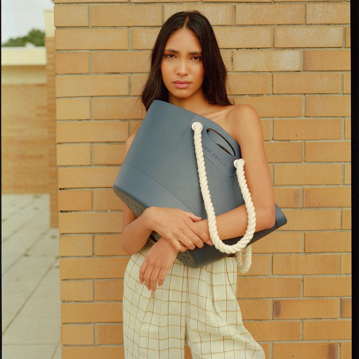 Splashybag in Navy - obligato