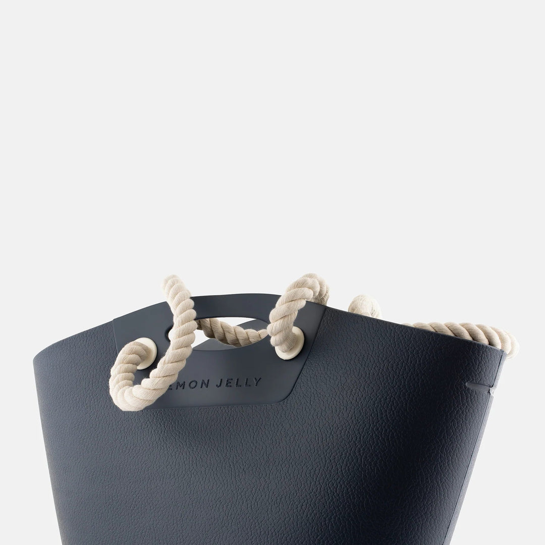 Splashybag in Navy - obligato