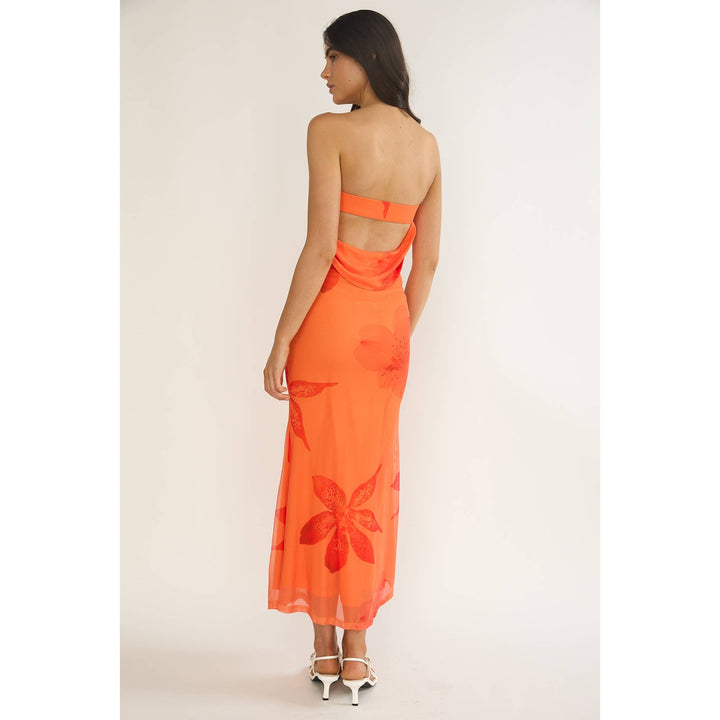 STRAPLESS BANDEAU FLORAL MIDI DRESS IN ORANGE - obligato