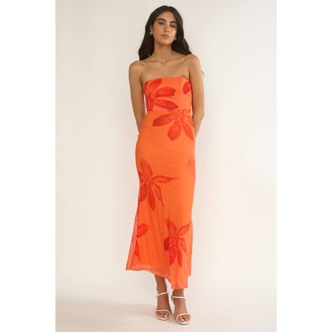 STRAPLESS BANDEAU FLORAL MIDI DRESS IN ORANGE - obligato