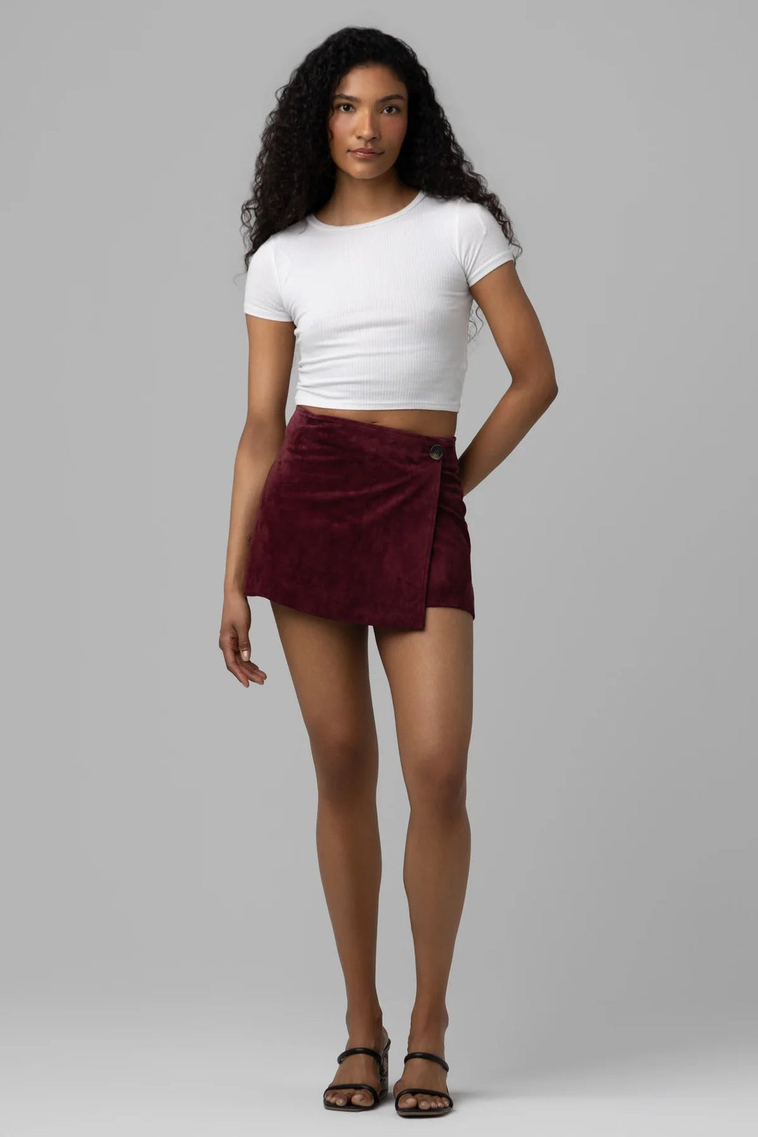 Suede mini skirt in Wine O&