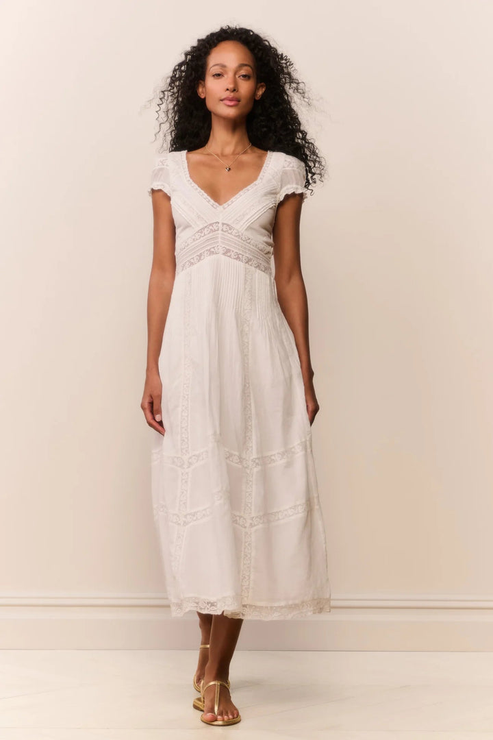 Suvi Dress in White - obligato