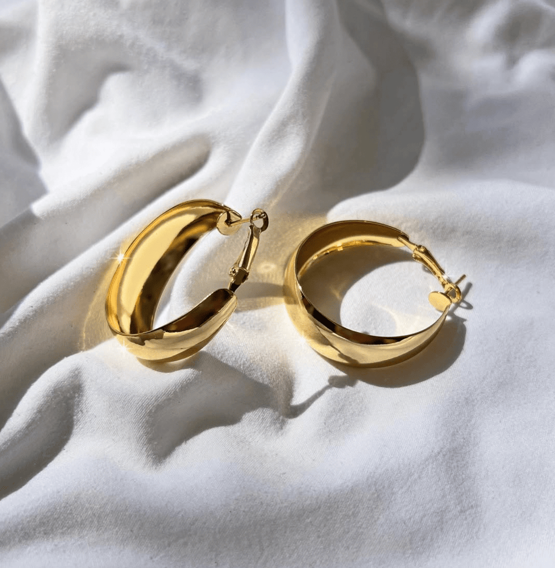 The Luna Hoop Earrings: Gold / One Size / Hoops - obligato