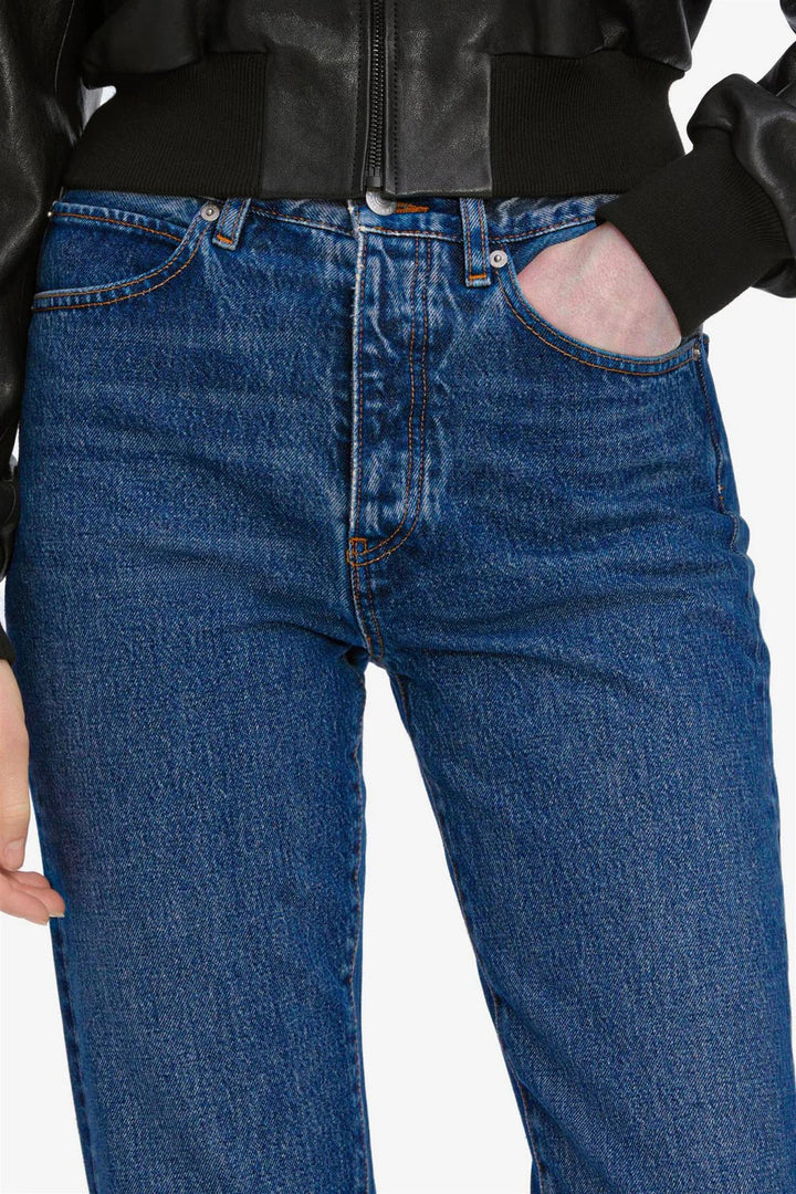 The Vertical Crop in Lavish - obligato