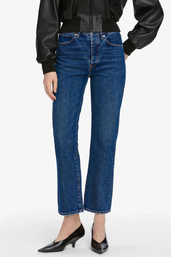 The Vertical Crop in Lavish - obligato