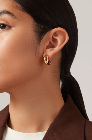 Tome Hoops in Medium Gold - obligato