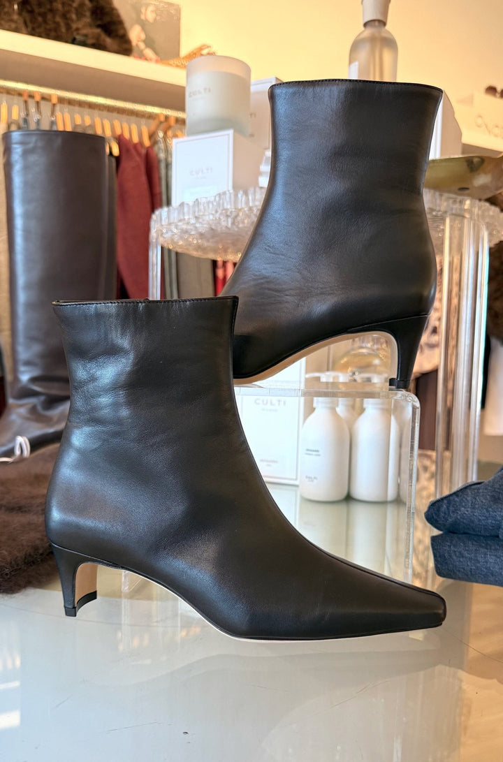 Wally Ankle Boot in Black - obligato