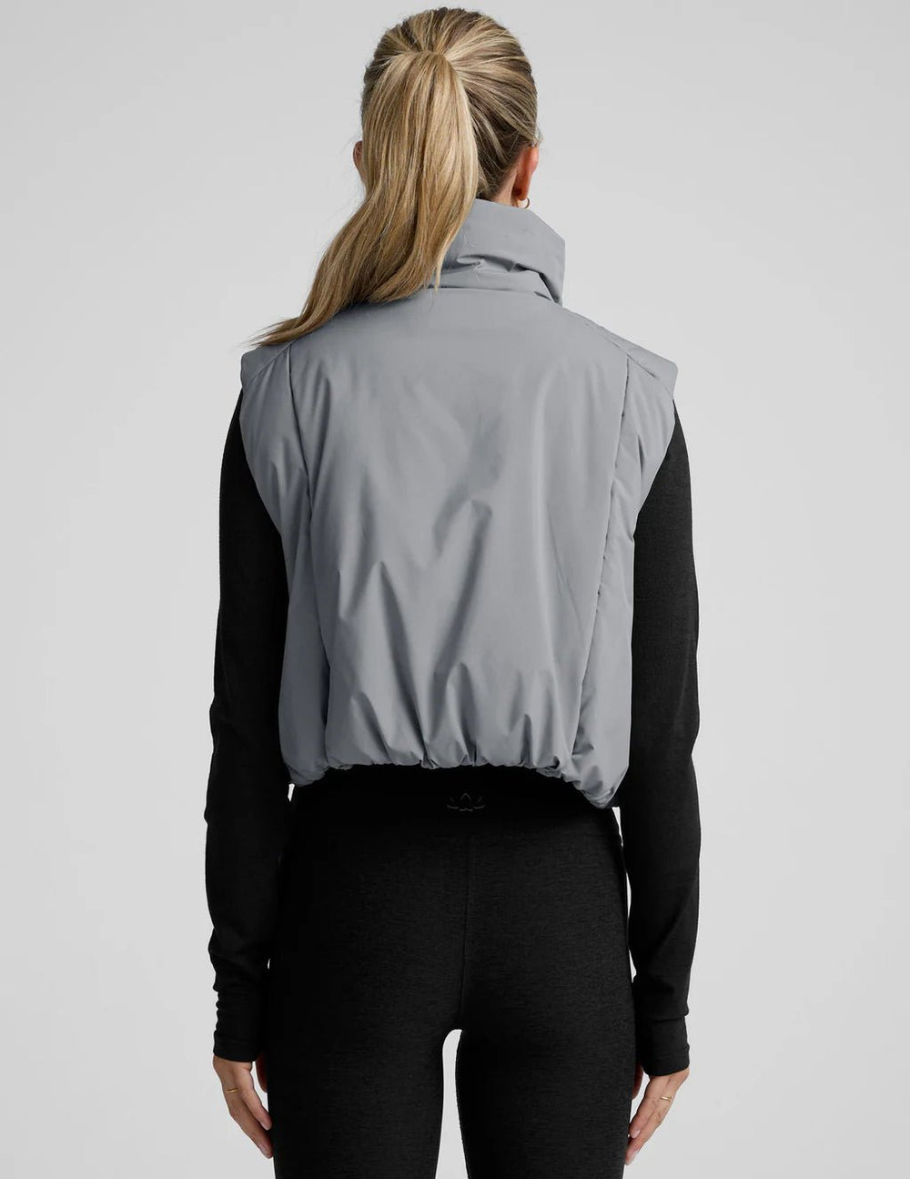 Warm Up Puffer Vest in Storm Gray - obligato
