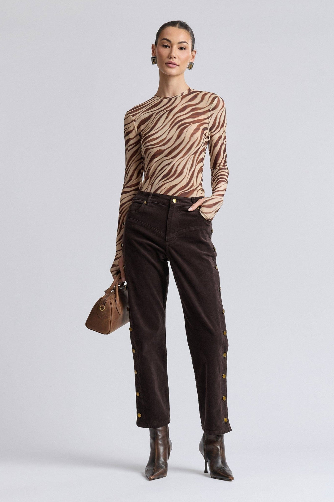 Zebra Stretch Mesh Thumbhole Top in Autumn Zebra - obligato