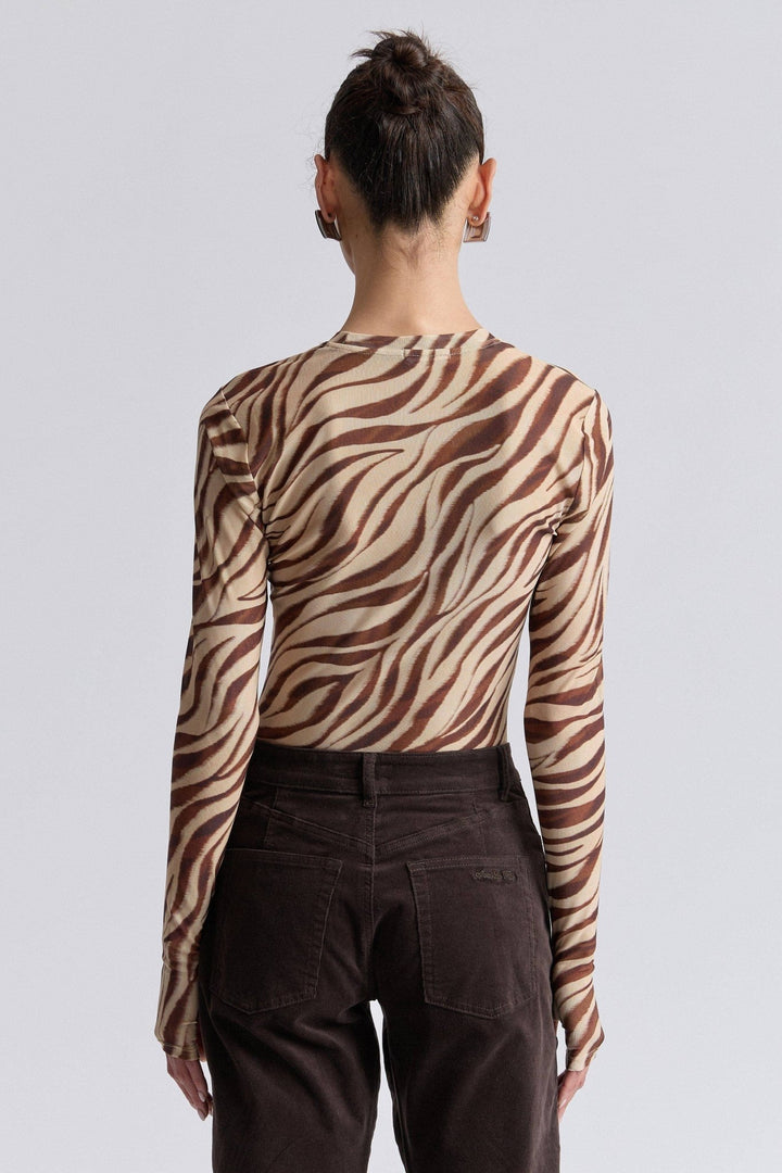 Zebra Stretch Mesh Thumbhole Top in Autumn Zebra - obligato